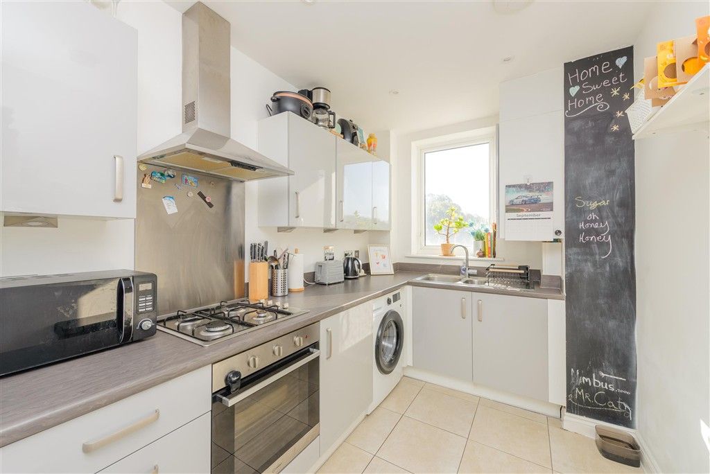 Property photo 2 of 7 Kitchen