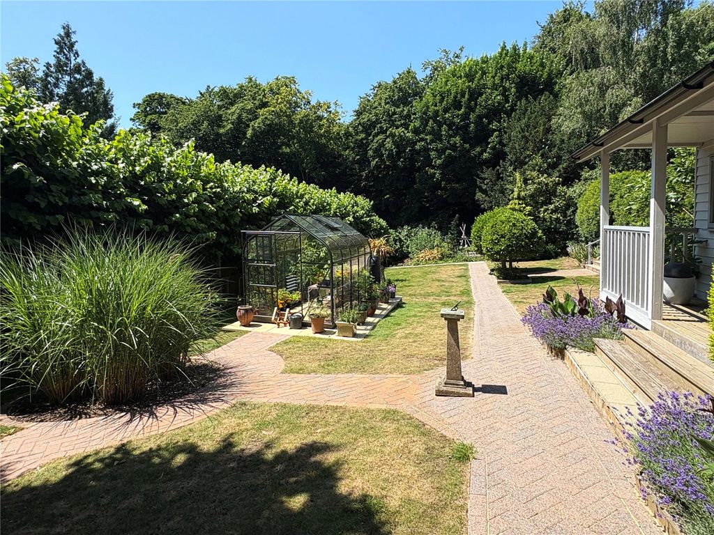 Property photo 3 of 19 Garden