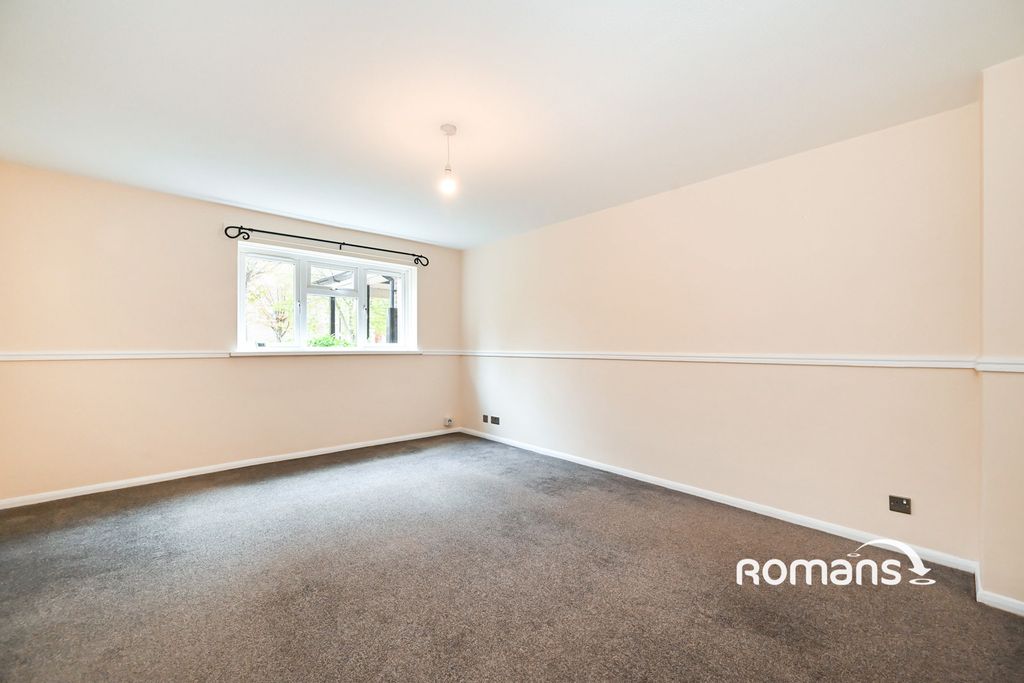Property photo 3 of 10 Photo