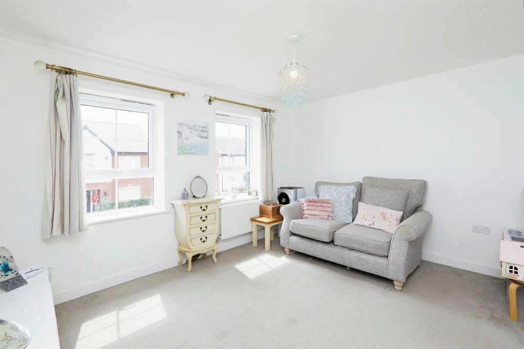 Property photo 3 of 17