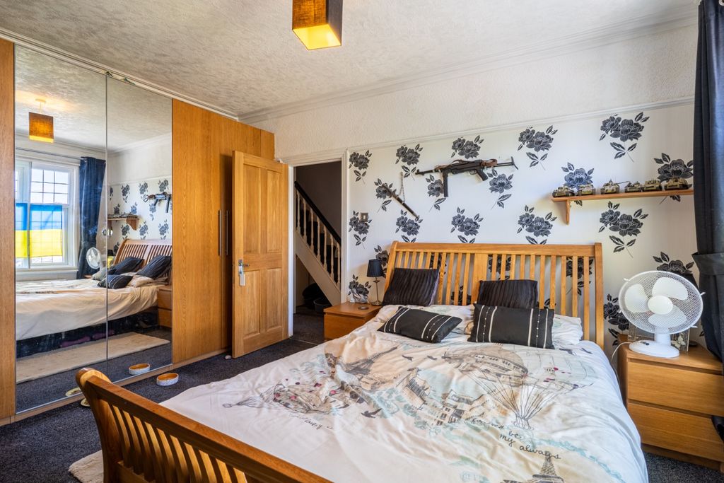 Property photo 1 of 24 5280432