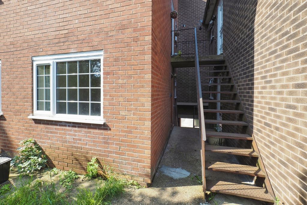 Property photo 2 of 17 Photo