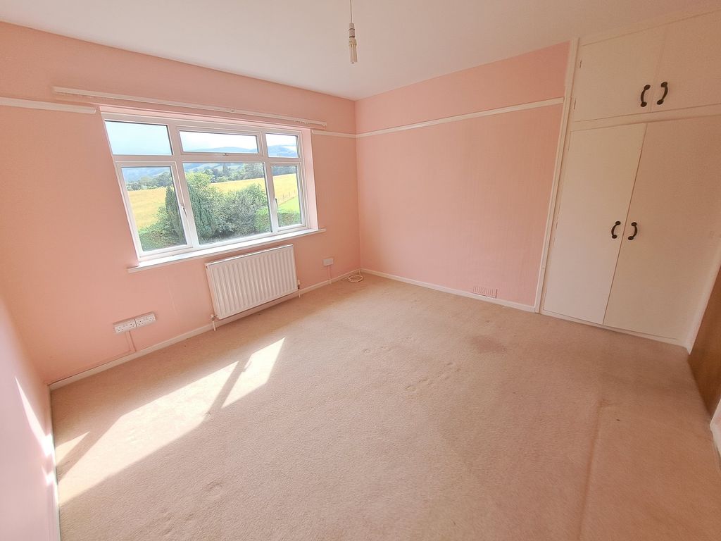 Property photo 3 of 21 Bedroom 3