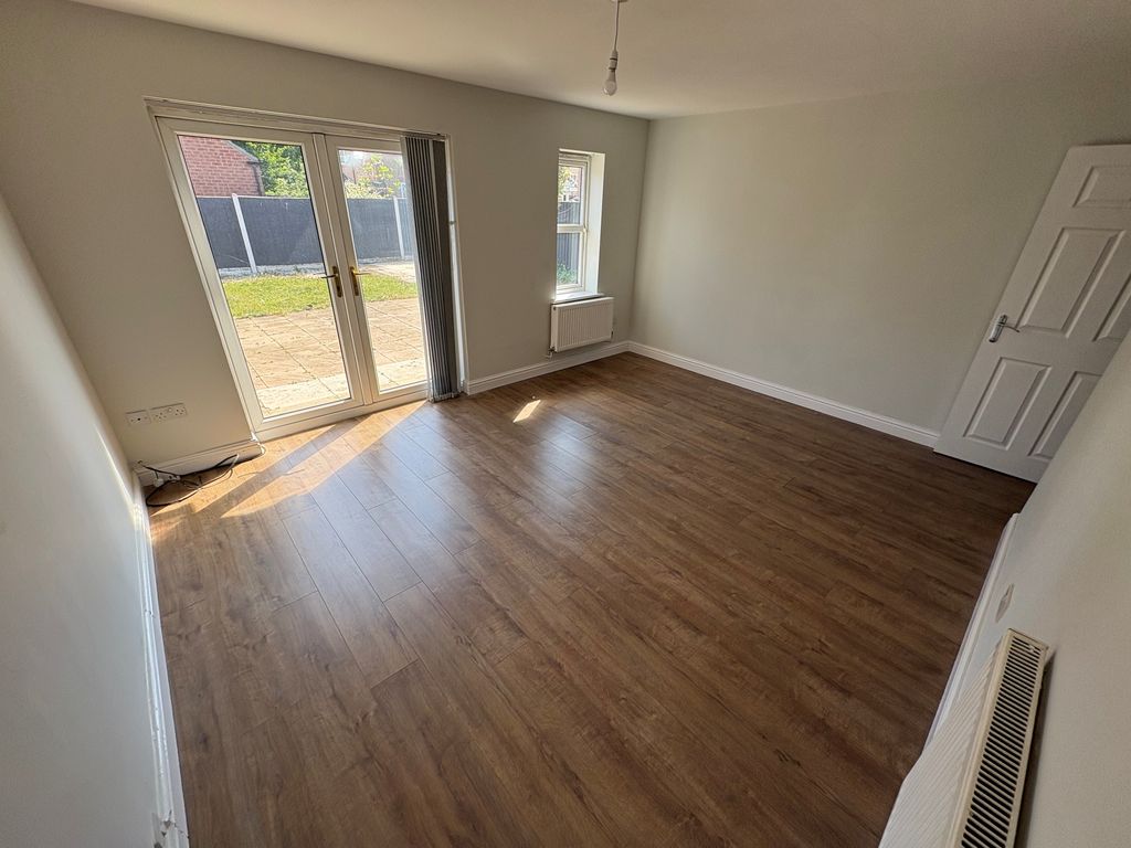 Property photo 2 of 22 Bedroom 1