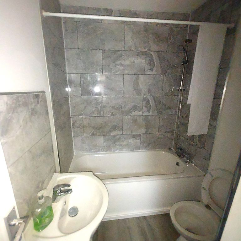 Property photo 1 of 3