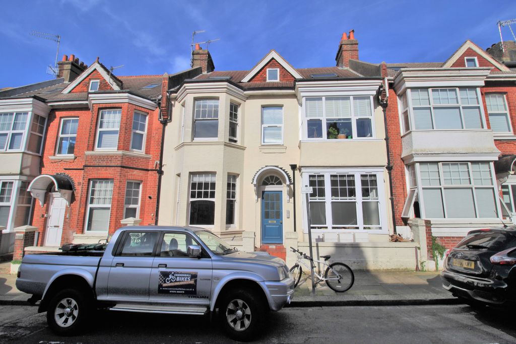 Property photo 3 of 16 40