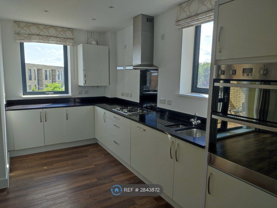 Property photo 2 of 11