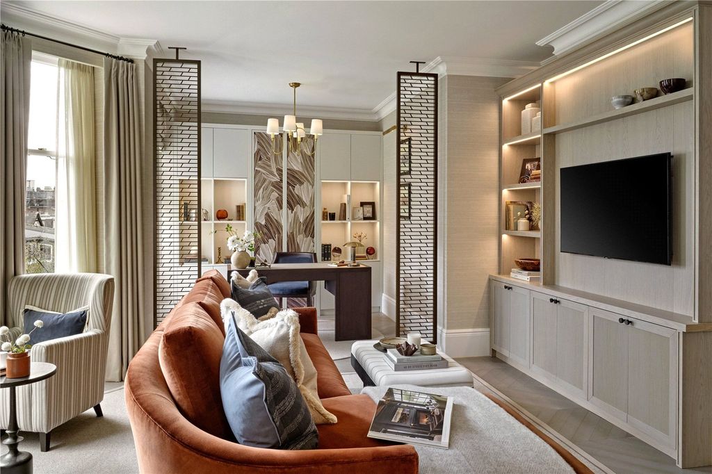 Property photo 2 of 10 Living