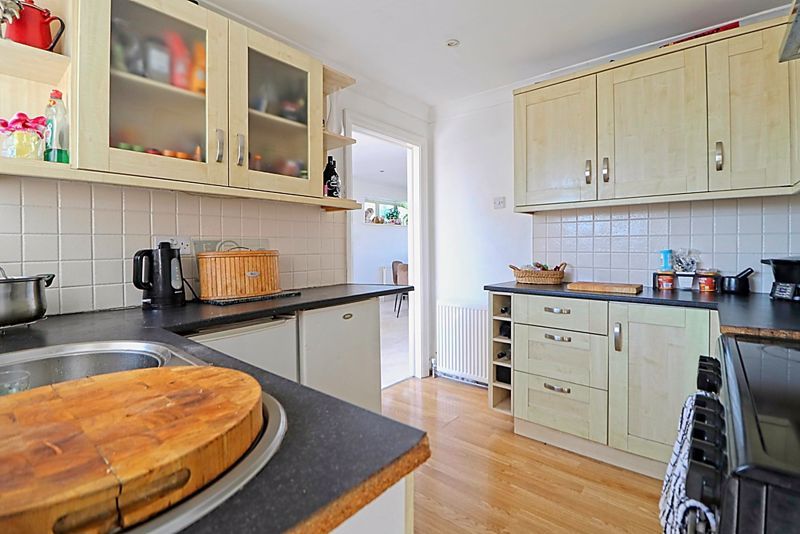 Property photo 3 of 21 Kitchen