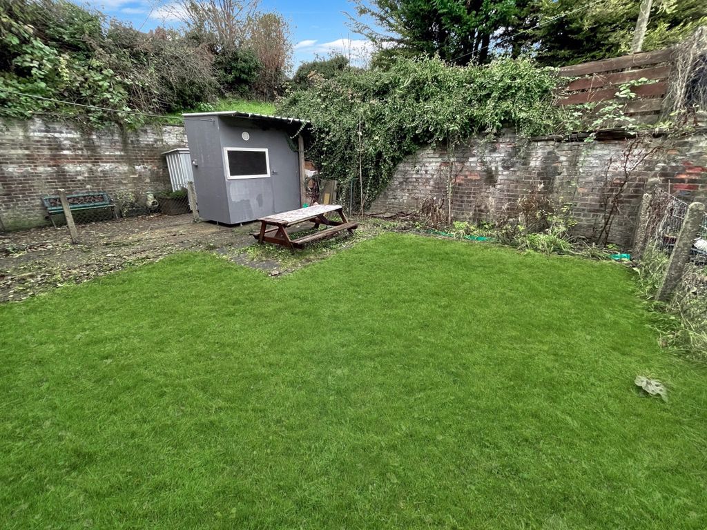 Property photo 2 of 7 3790173