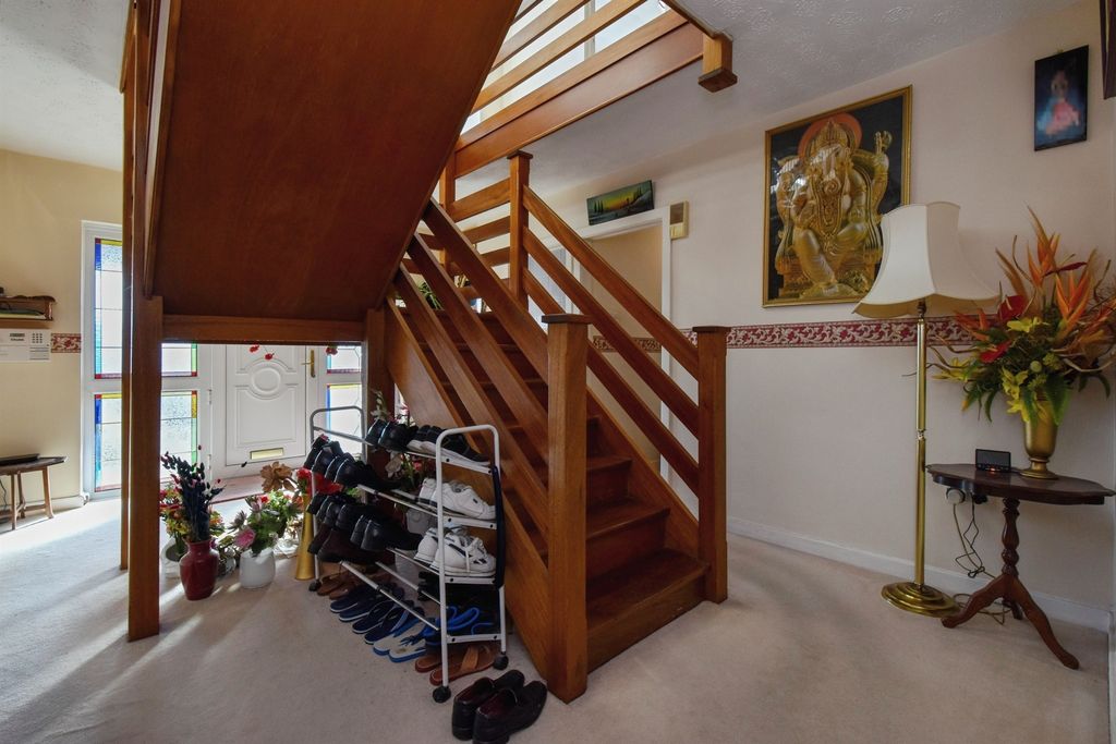 Property photo 3 of 34