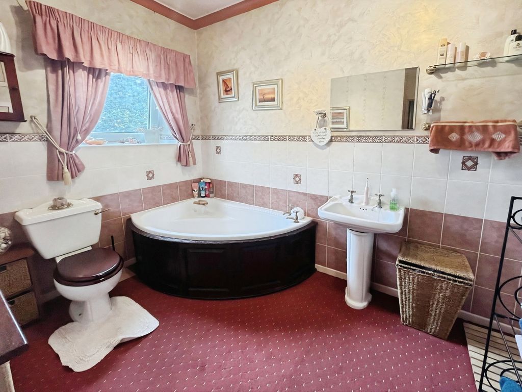 Property photo 3 of 11 Pbox-Img.Png