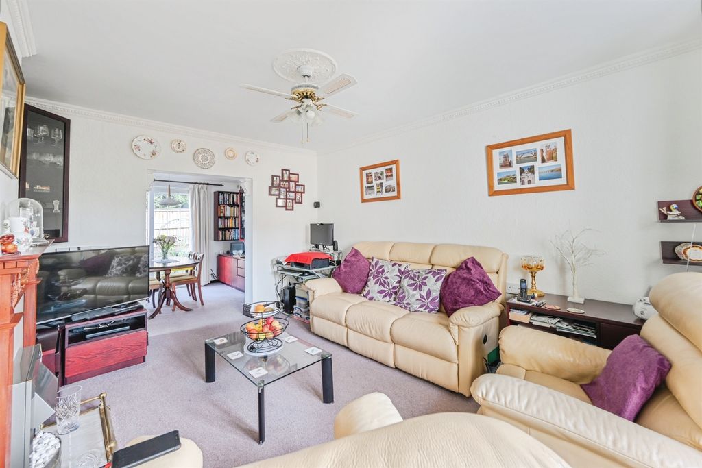 Property photo 2 of 17