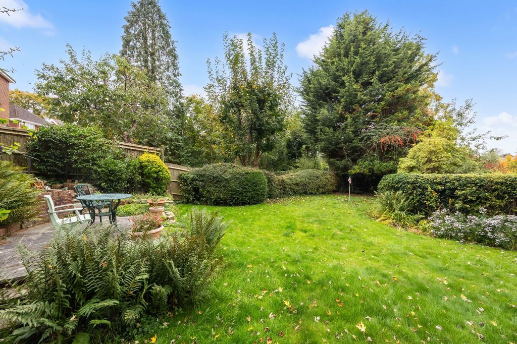 Additional image 25 of 6 bed semi-detached house for salePaddockhall Road, Haywards Heath RH16