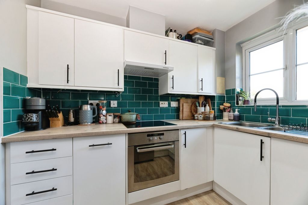 Property photo 3 of 14 Photo