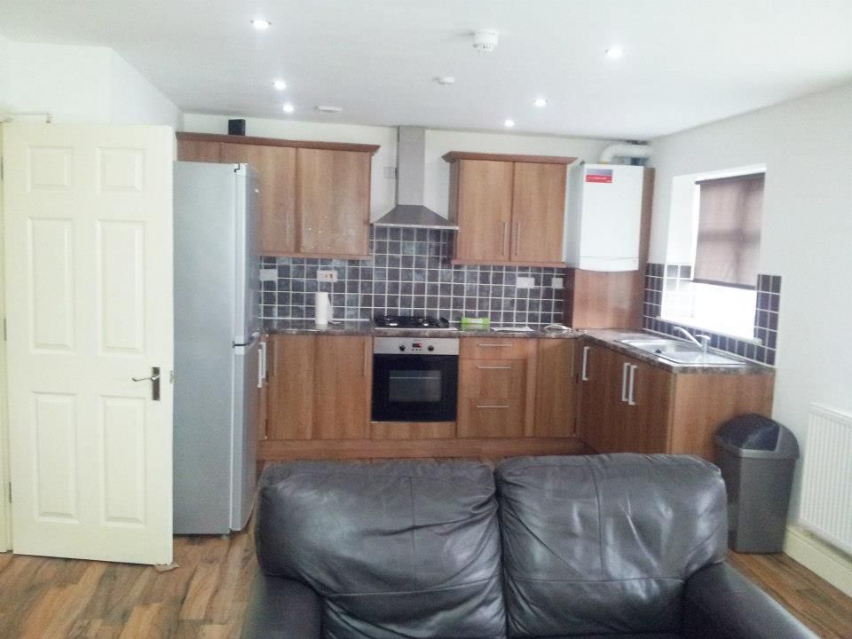 Property photo 1 of 7 Kitchen