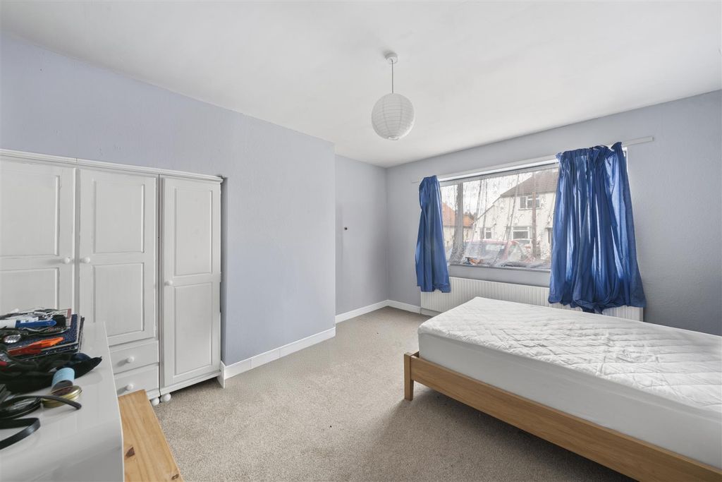 Property photo 2 of 13 Rec 1