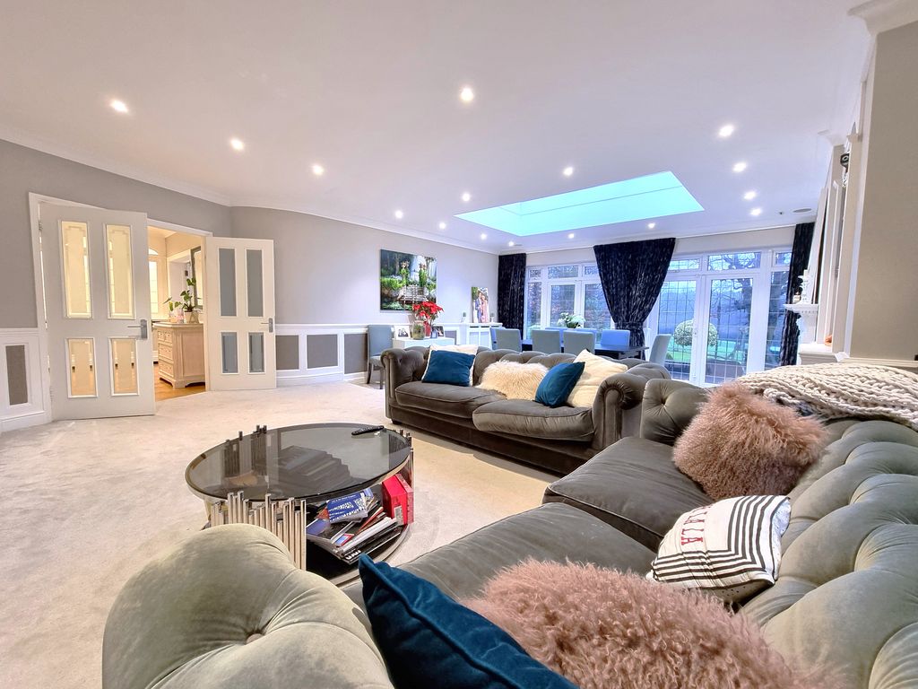 Property photo 2 of 33