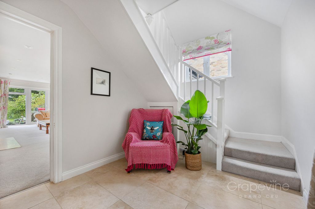 Property photo 3 of 35