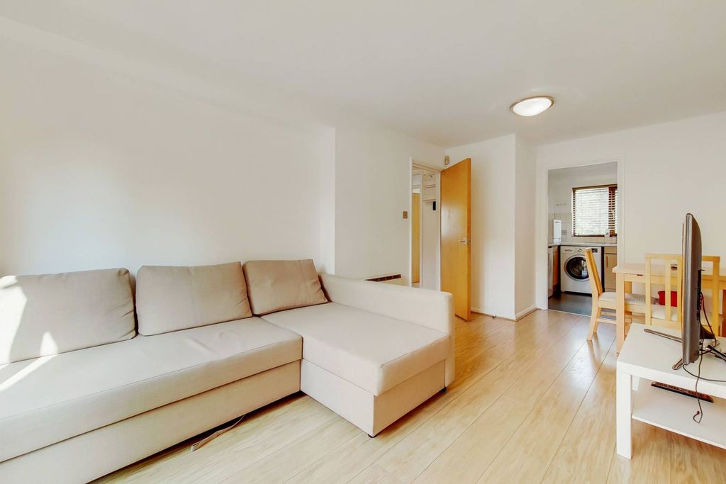 Property photo 3 of 12