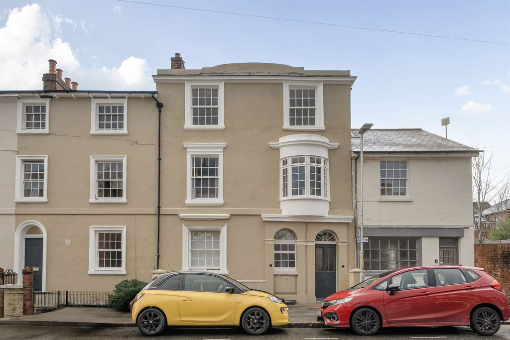 Property photo 1 of 7 (Main)