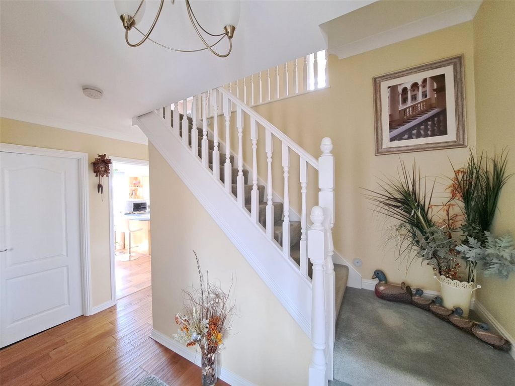 Property photo 2 of 29 Picture No. 14