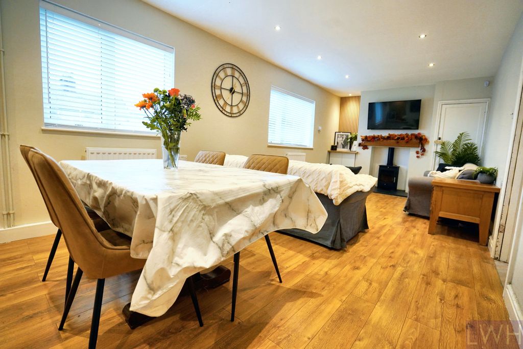 Property photo 2 of 15 Dining Area