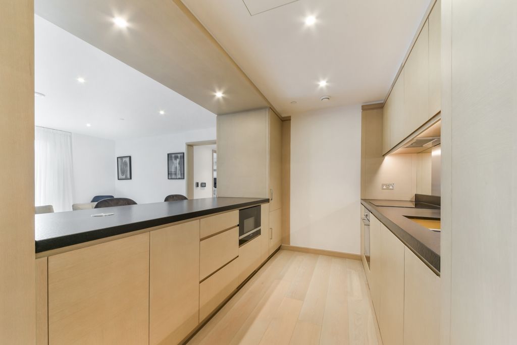 Property photo 3 of 12 Legacy Building, ...