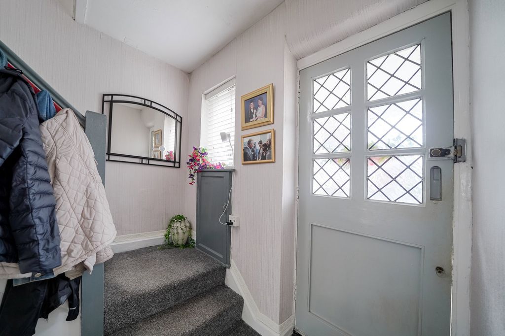 Property photo 3 of 25