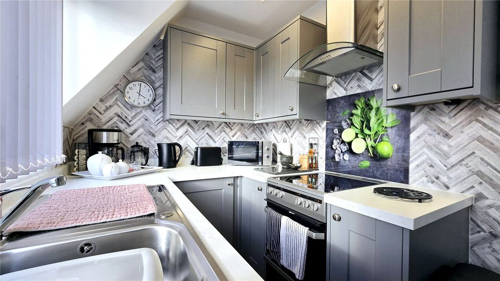 Property photo 3 of 15 Picture No. 11