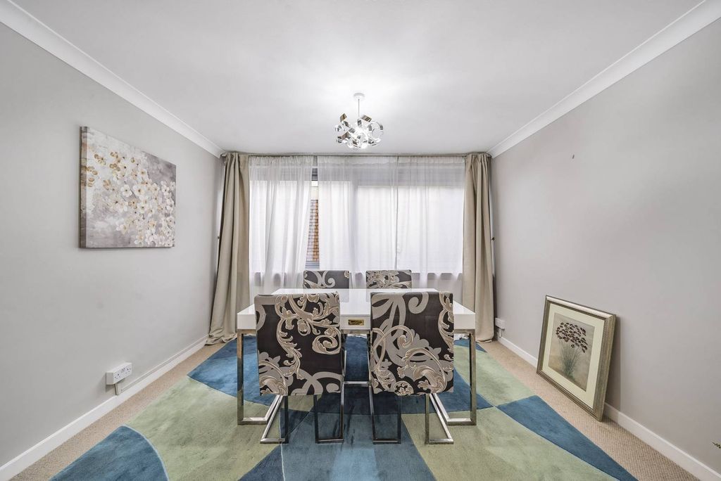 Property photo 2 of 7