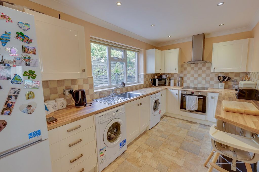 Property photo 3 of 15 Picture No. 12