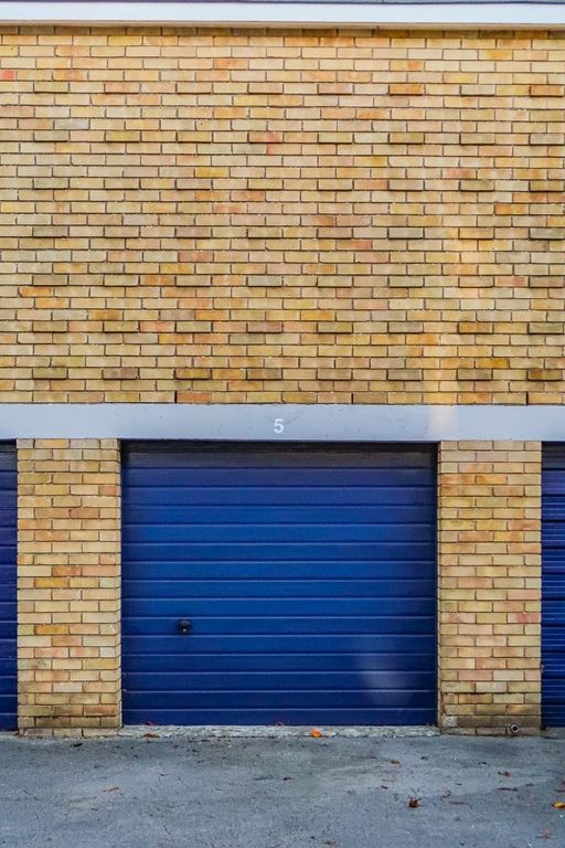 Property photo 3 of 4 Garage