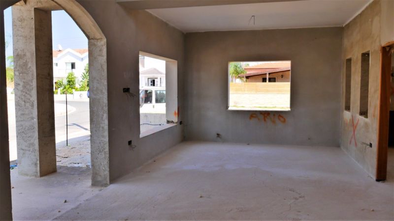 Property photo 3 of 26 Entry And Lounge