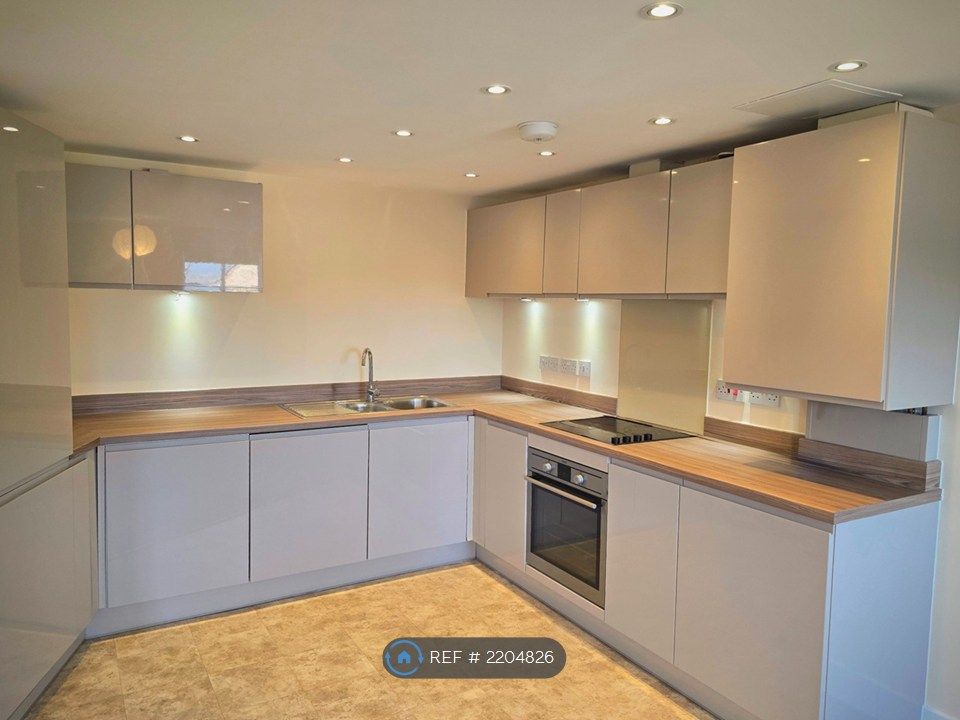Property photo 1 of 9 Kitchen