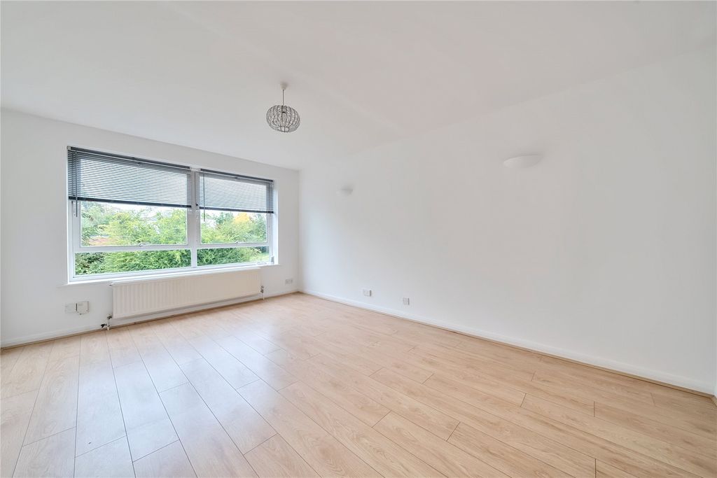 Property photo 2 of 12 Picture No. 03
