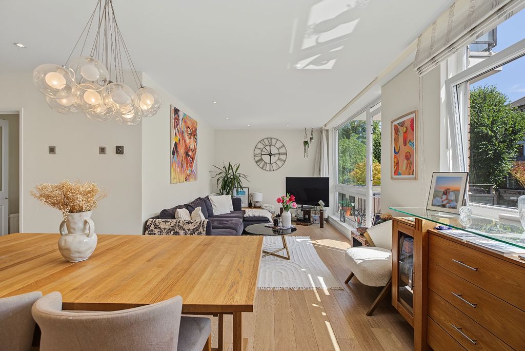 Property photo 2 of 12 5327692