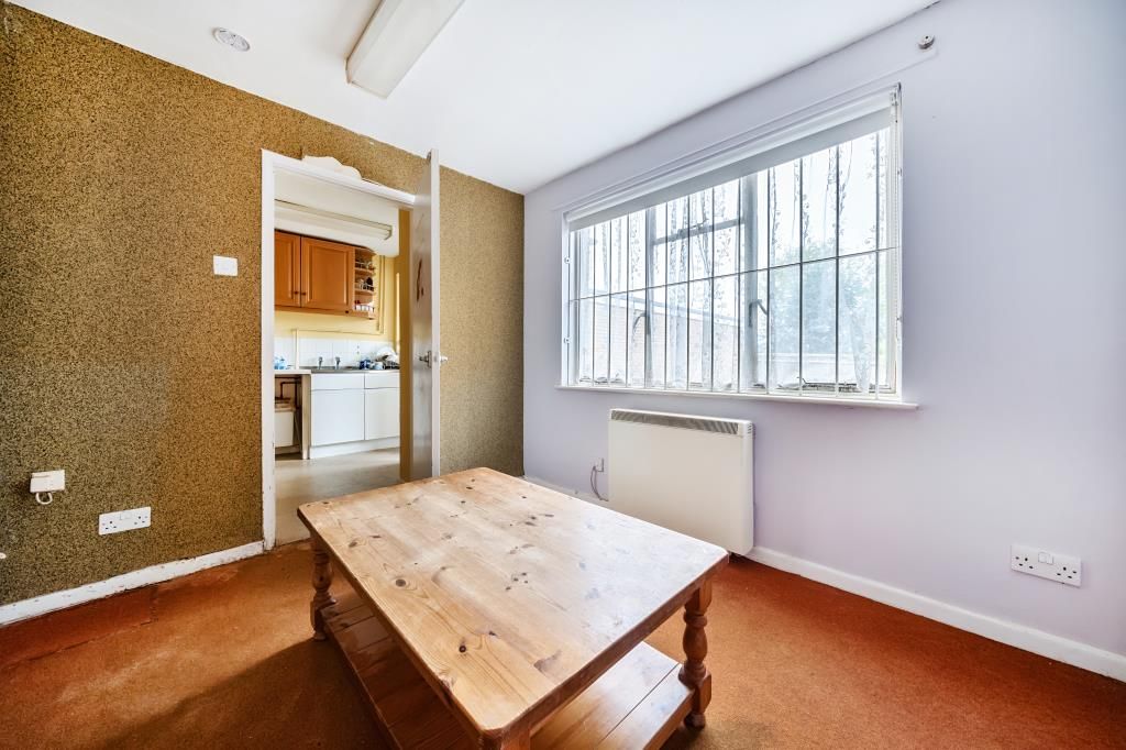 Property photo 3 of 11 Dining