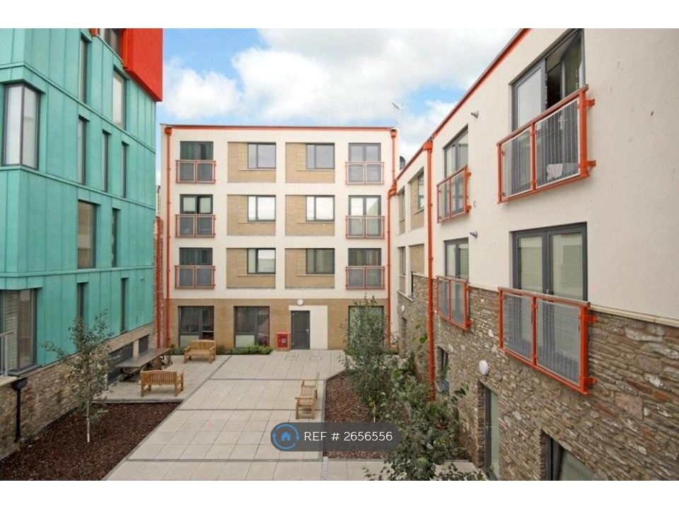 Property photo 2 of 8