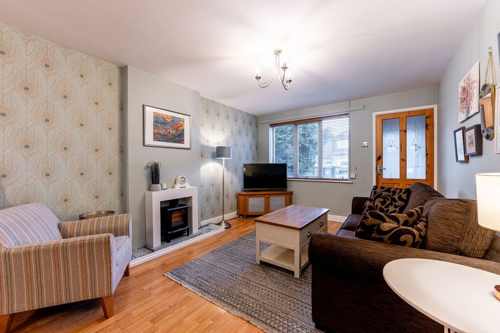 Property photo 2 of 20