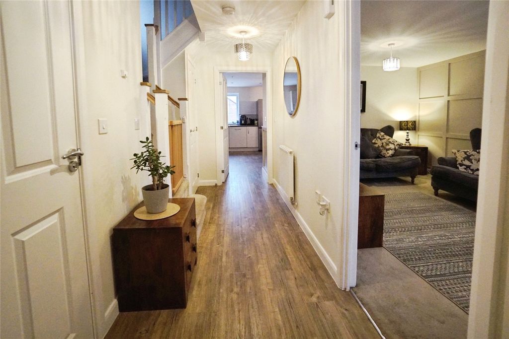 Property photo 3 of 17 Picture 3