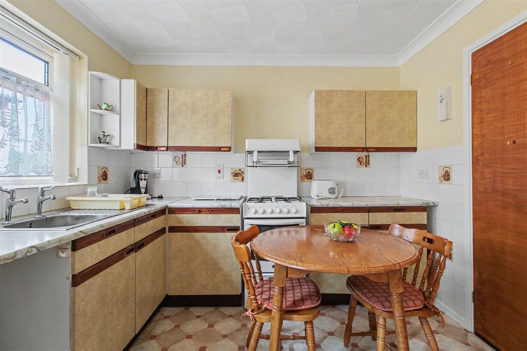 Property photo 2 of 16 Kitchen