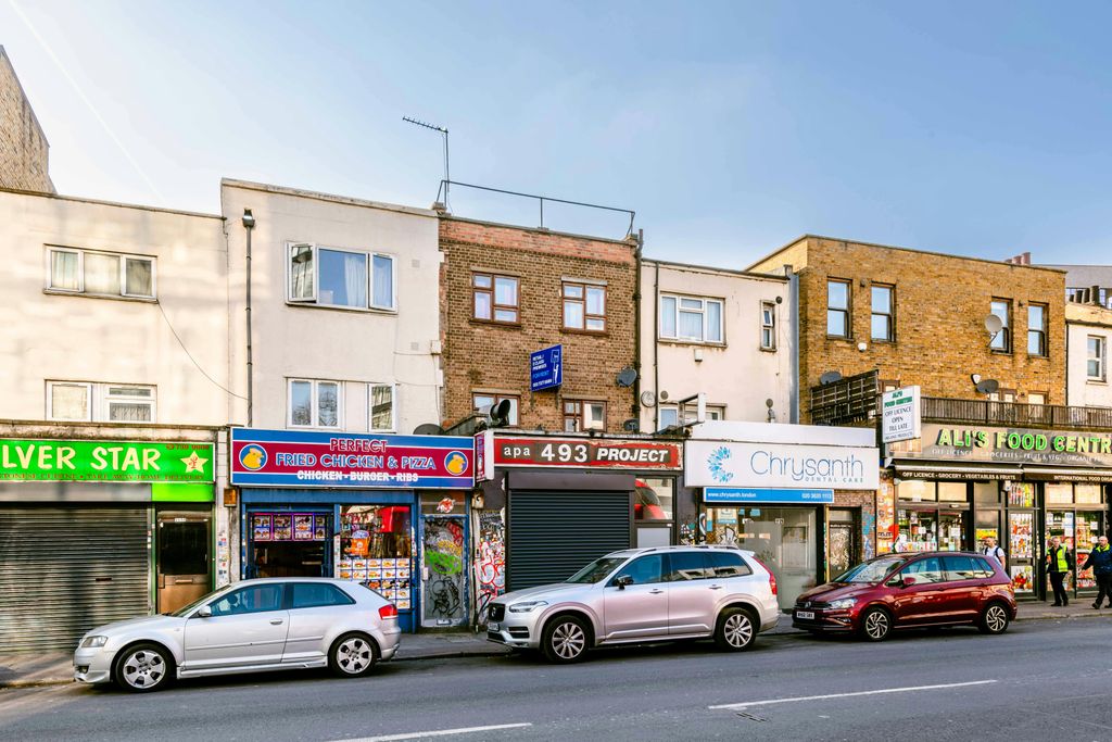 Property photo 1 of 2 Cambridge Heath Rd 493  Low Res 1.Jpg