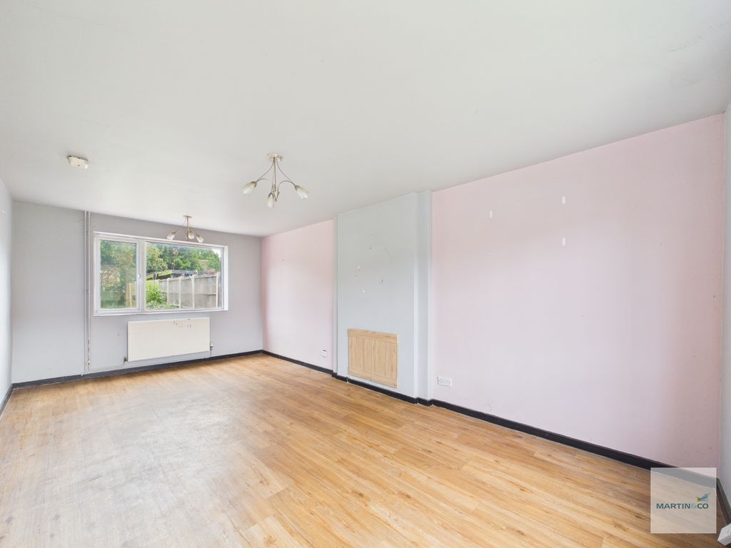 Property photo 3 of 16 Cam03394G0-Pr0508-Still001