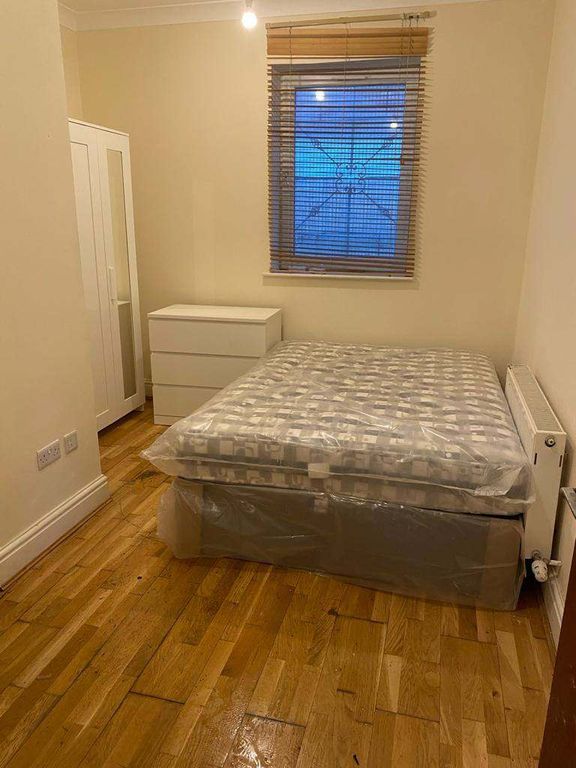 Property photo 1 of 13 Bedroom