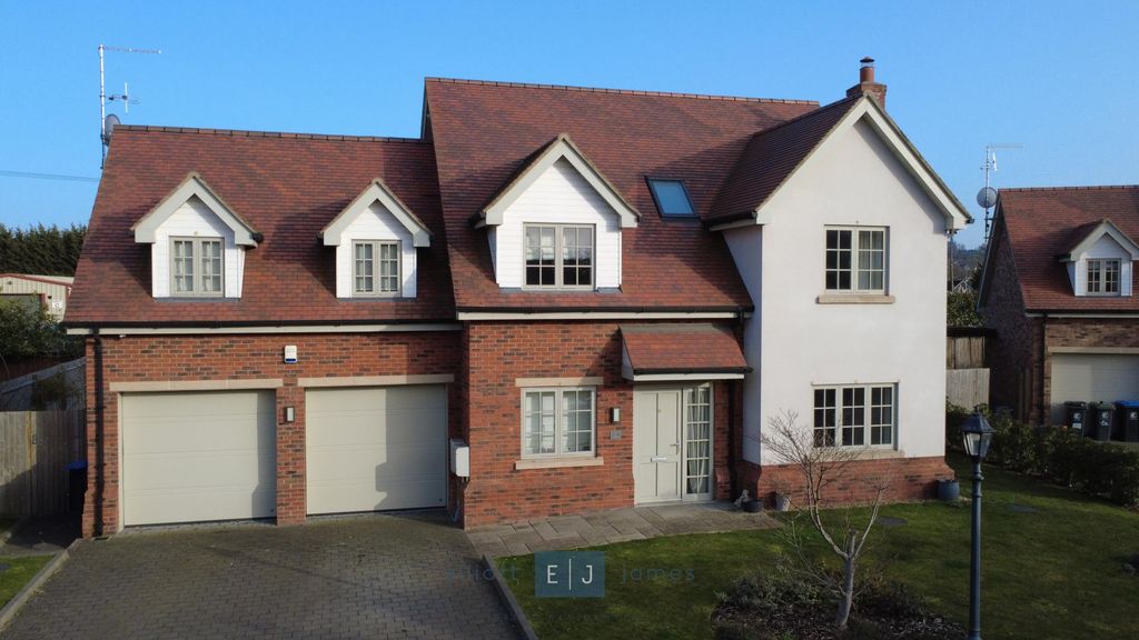 Property photo 1 of 32