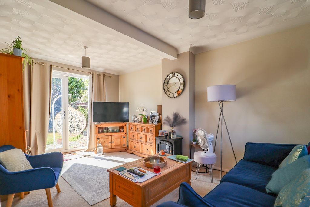 Property photo 2 of 15 4323864