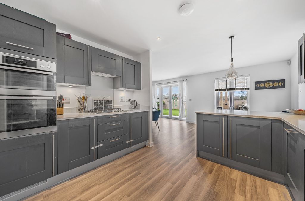 Additional image 4 of 5 bed detached house for saleMallory Park Mead, Edenbridge TN8