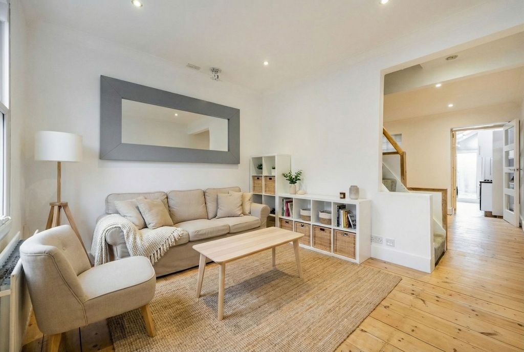 Property photo 2 of 11 Living Room