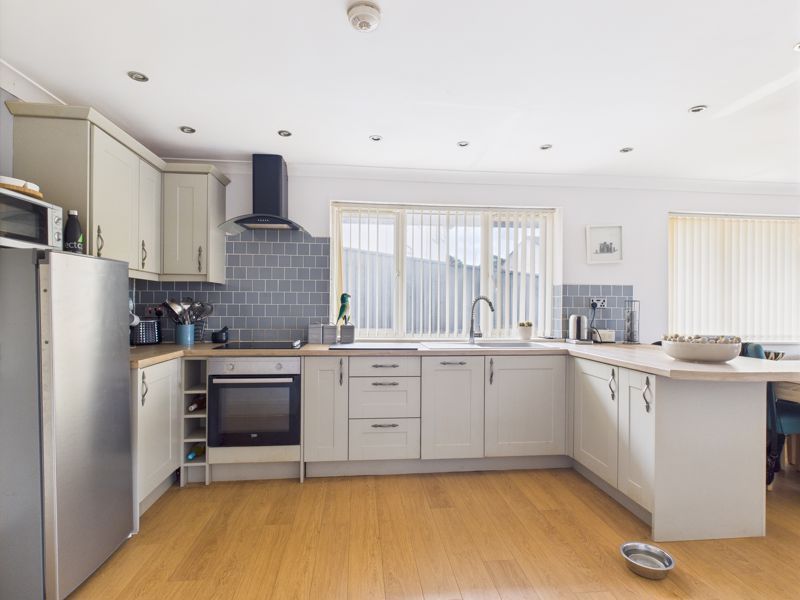 Property photo 3 of 13 Kitchen